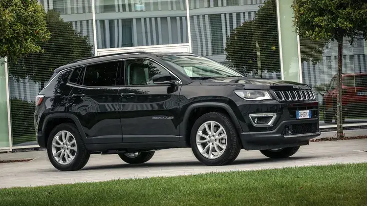 Renting Jeep Compass: oferta de renting del Jeep Compass para particulares, autónomos y empresas