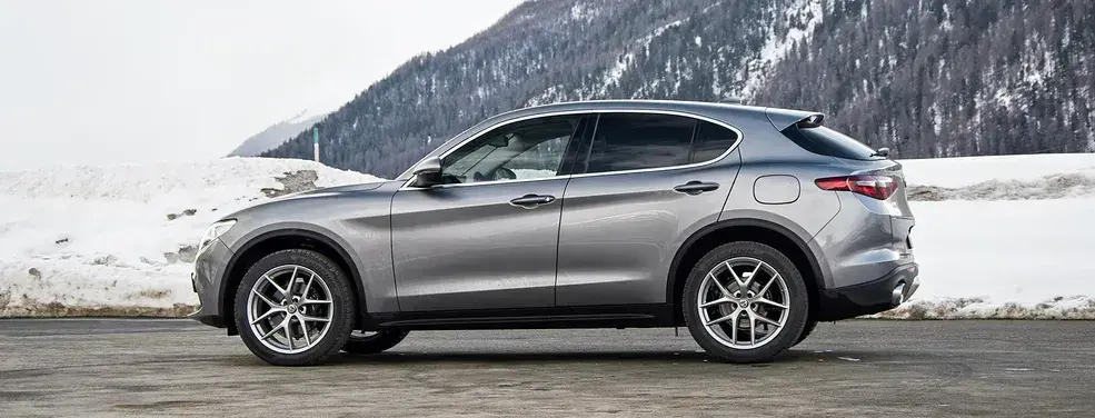 Renting Alfa Romeo Stelvio: oferta de renting del Alfa Romeo Stelvio para particulares, autónomos y empresas. Renting Alfa Romeo Stelvio barato