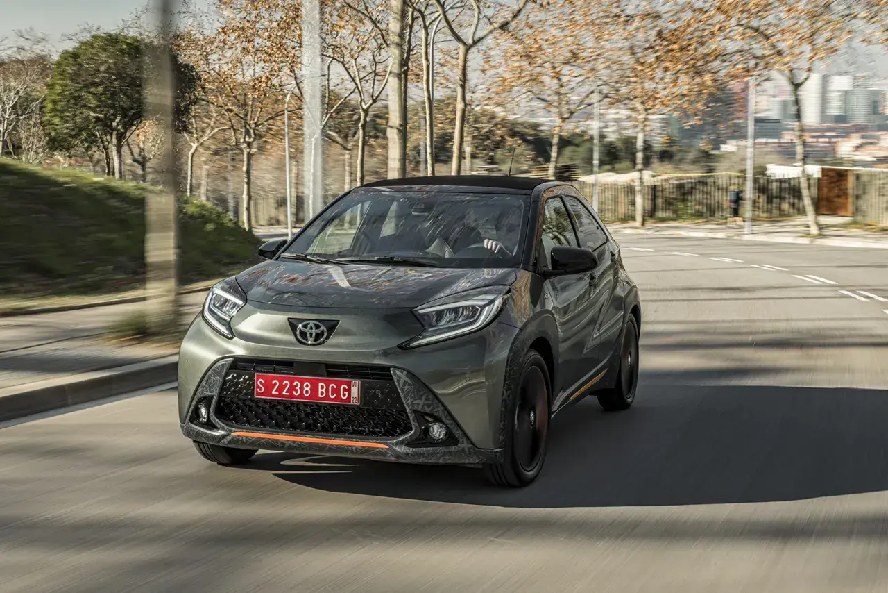 Renting Toyota Aygo X Cross: oferta de renting del Toyota Aygo X Cross para particulares, autónomos y empresas. Renting Toyota Aygo X Cross barato